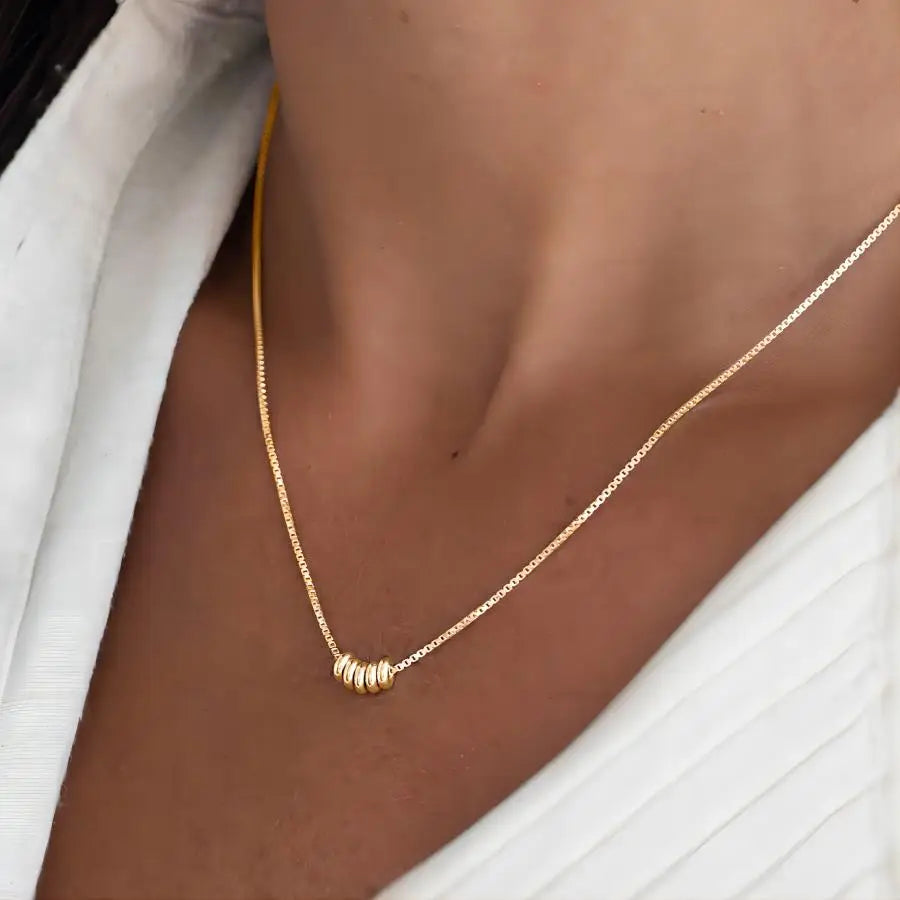 Elegant Gold Circle Necklace